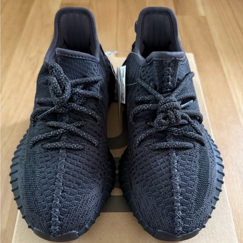 Adidas Yeezy Boost 350 V2 Triple black